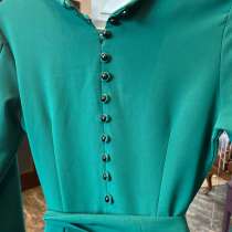 Длинное зеленое платье на 42 размер, в Мильково