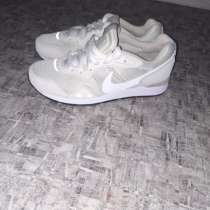 Nike кроссовки размер 38, в Саратове