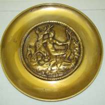 Тарелка бронзовая декоративная с литьем (X116), в Москве