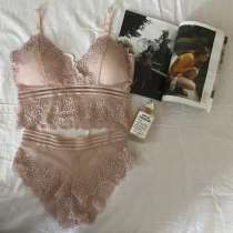 Кружевной комплект белья, в Санкт-Петербурге