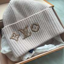 Шапка Louis Vuitton, в Москве