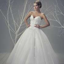 Продается очаровательное и изящное свадебное платье, в Москве