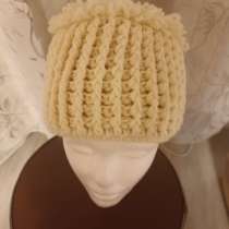 Шапка ручной вязки. Крючком. Зимняя на флисе. Размер 55-56, в Бердске
