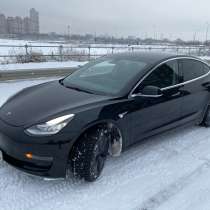 Продаю отличный авто Tesla, в Москве