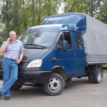 Перевозка окон на пирамиде, в Сергиевом Посаде