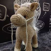 Вязанная лошадь, в Тюмени