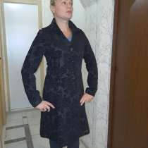 Пальто женское демисезонное размер 42-44, в Москве