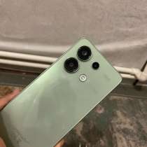 Телефон режим ноут 13 256 гб с трещиной, в Пятигорске