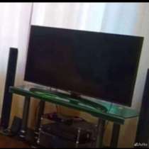 Продам стеклянный столик под телевизор, в Тюмени