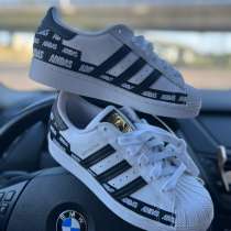 Adidas кроссовки, в Ярославле