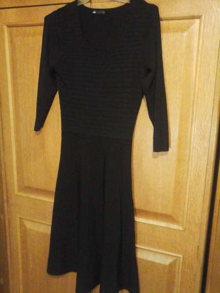 Маленькое черное платье для настоящей леди в фото 6