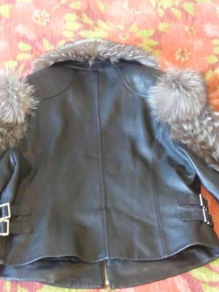 Продаю молодежную стильную куртку в Нижнем Новгороде