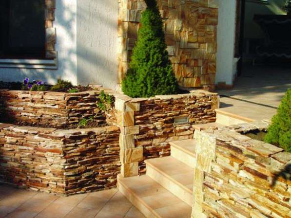 Отделка фасадов домов искусственным камнем в Чите в Чите