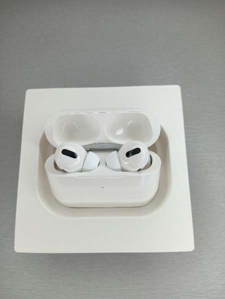 Apple Airpods pro в Санкт-Петербурге