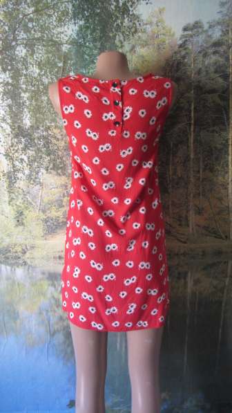 Легкое красное женское платье в фото 11