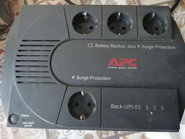 Резервный ИБП аккумулятор APC Back-UPS ES525 BE525-RS в фото 3