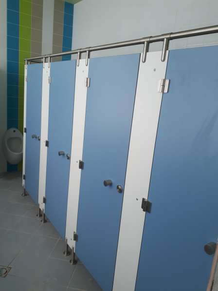 Туалетные сантехнические перегородки, пластик панели HPL в Москве фото 13