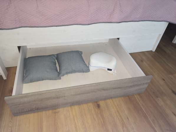 Продаю Кровать с матрасом в фото 7