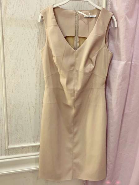 Платье-футляр