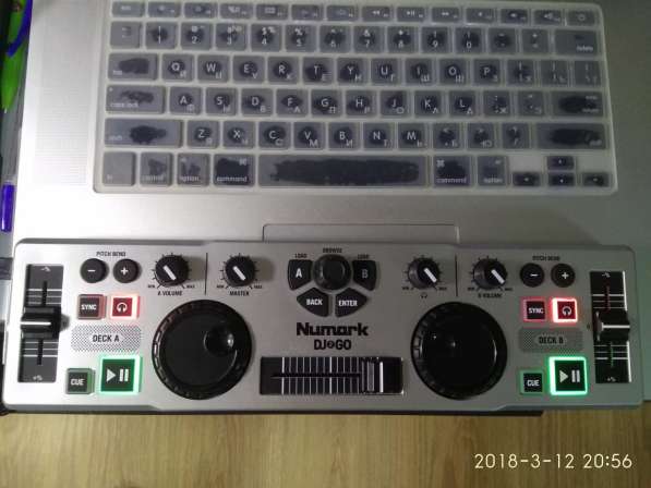 Контроллер NUMARK DJ2GO