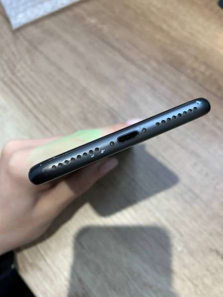 Телефон IPhone 8+ 64gb чёрного цвета, неверлок в фото 4