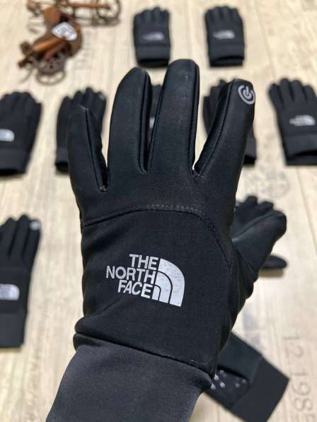 Зимние перчатки The North Face
