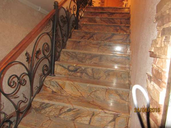 Лестницы из натурального камня мрамора и гранита в Дмитрове фото 13