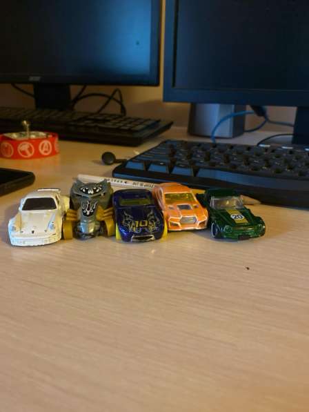 Машинки хот вилс могу обменятся если надо