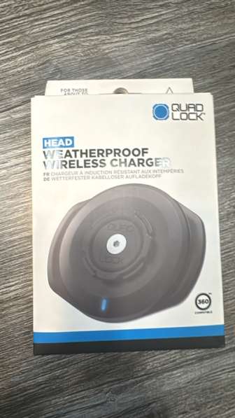 Беспроводная зарядка QUAD LOCK