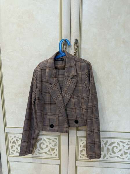 Костюм с юбкой