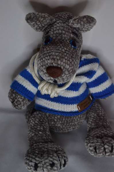 Волк моряк, связан из плюшевой пряжи?