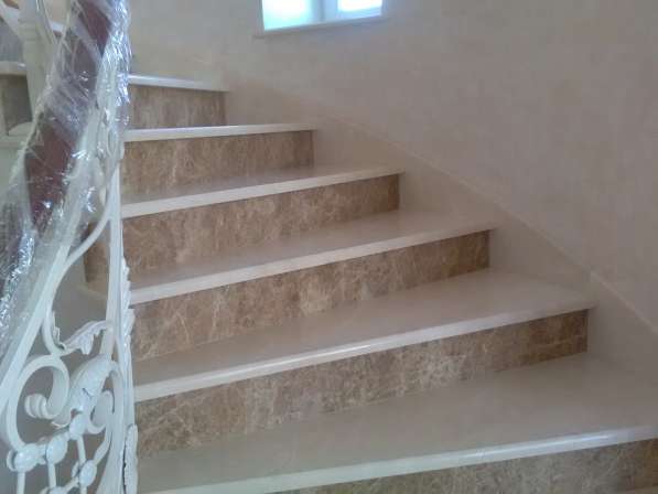 Лестницы из натурального камня мрамора и гранита в Чехове фото 19