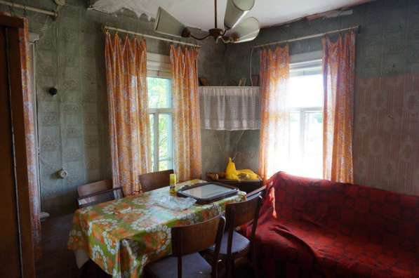 Бревенчатый дом в тихой деревне в Москве фото 18