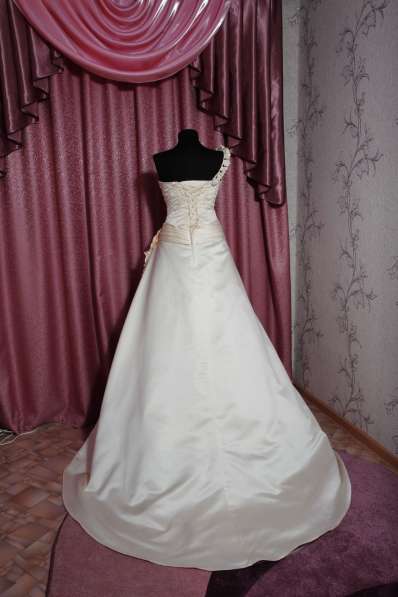 Оригинальное свадебное платье в Симферополе