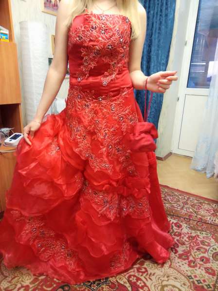 Свадебное красное платье в Волоколамске фото 5