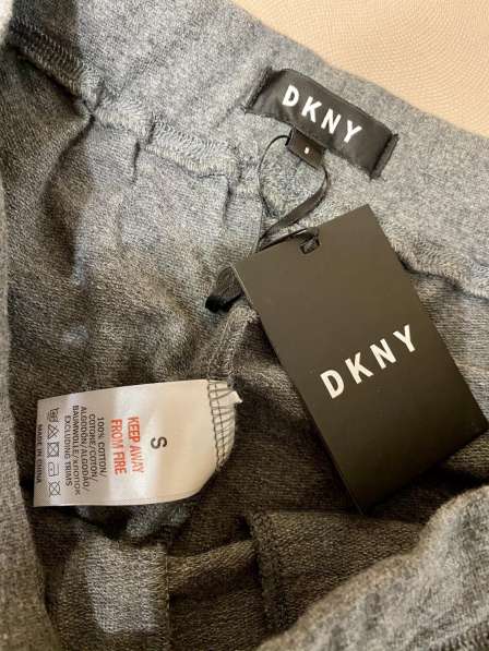 Спортивные штаны DKNY в Москве