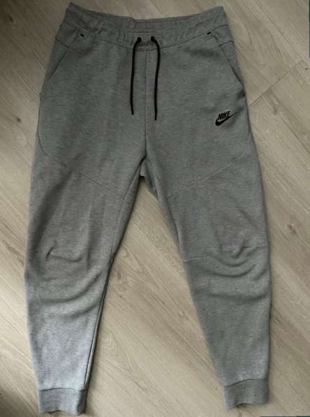 Продам штаны Nike Tech Fleece