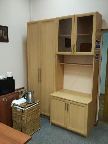 Продается офисная мебель б/у (два двухсекционных шкафа) в Москве фото 3