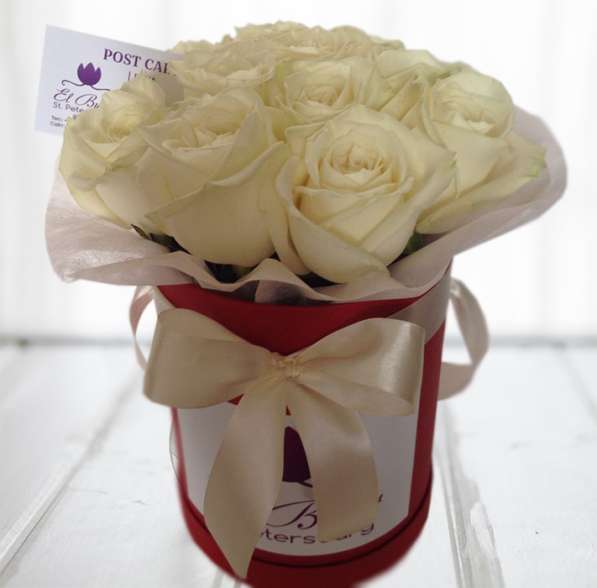 Розы в шляпной коробке с доставкой в Санкт-Петербурге в Санкт-Петербурге фото 8