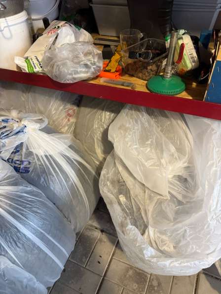 Продаю зимнюю резину-липучки ! в Москве