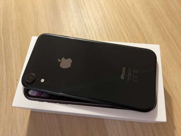 Продам IPhone XR 64гб