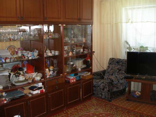 Продам трехкомнатную квартиру в Шарыпове фото 3