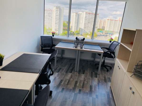 Офис с окном 2 рабочих места 12,2 квм на 4 этаж в Москве