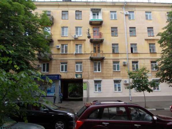 Продам двухкомнатную квартиру в Воронеже. Жилая площадь 59 кв.м. Этаж 1. Дом кирпичный. 