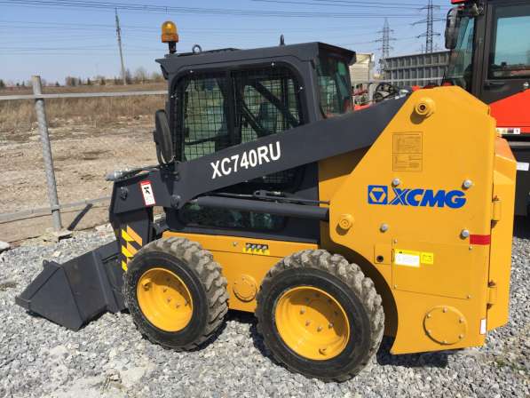 Мини погрузчик XCMG XC740RU