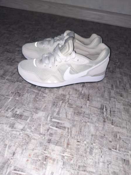 Nike кроссовки размер 38