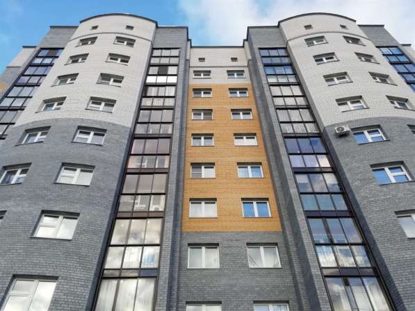 Продам двухкомнатную квартиру в Тверь.Жилая площадь 65,90 кв.м.Дом кирпичный.Есть Балкон.