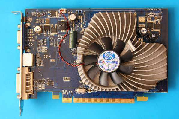 Старенький, но полностью рабочий системный блок в Красноярске фото 3