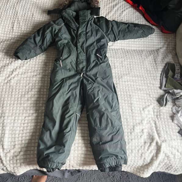 Продам комбинезон зимний