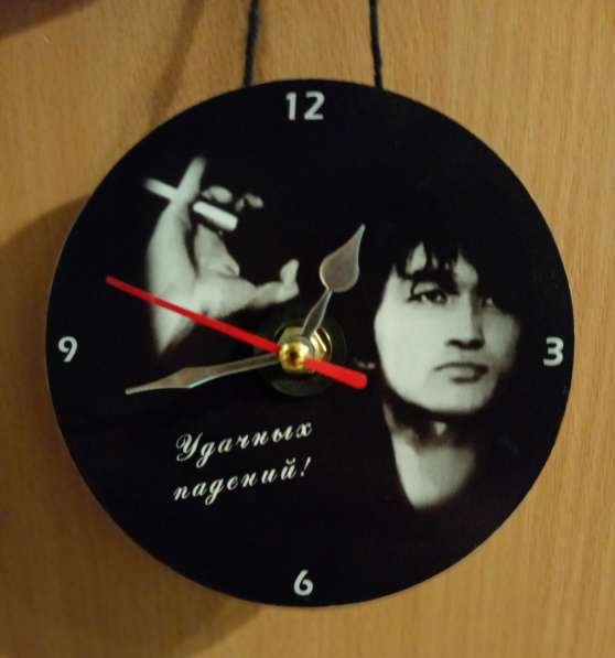 Изготовление сувенирных часов на заказ в Москве
